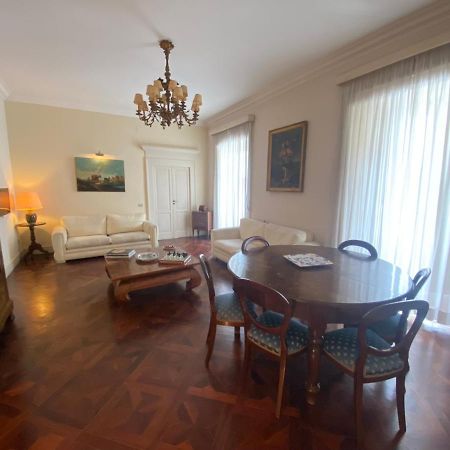 נאפולי Royal Apartment In San Domenico Maggiore מראה חיצוני תמונה