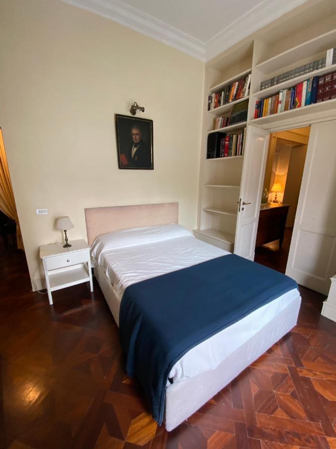 נאפולי Royal Apartment In San Domenico Maggiore מראה חיצוני תמונה