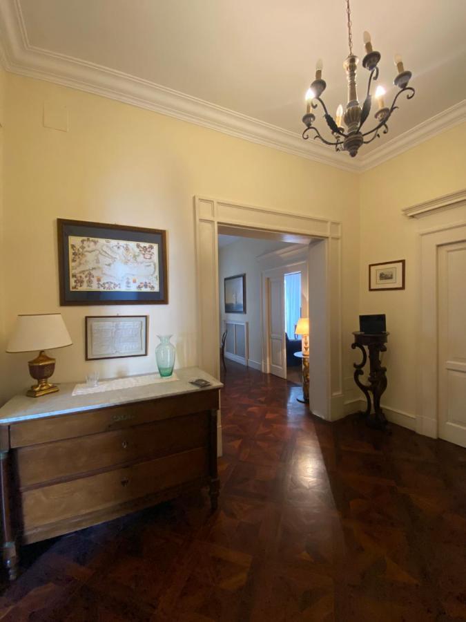 נאפולי Royal Apartment In San Domenico Maggiore מראה חיצוני תמונה