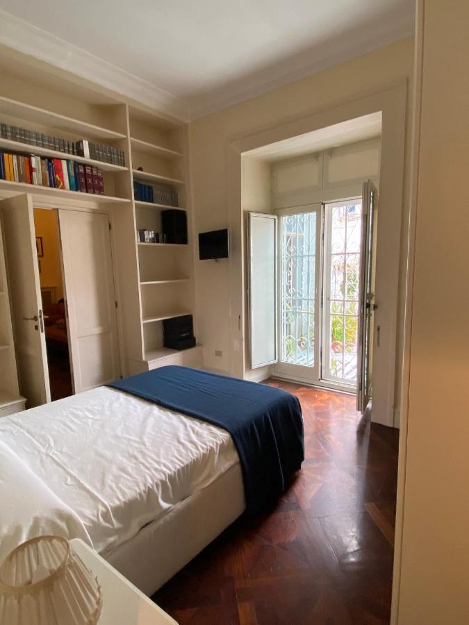 נאפולי Royal Apartment In San Domenico Maggiore מראה חיצוני תמונה