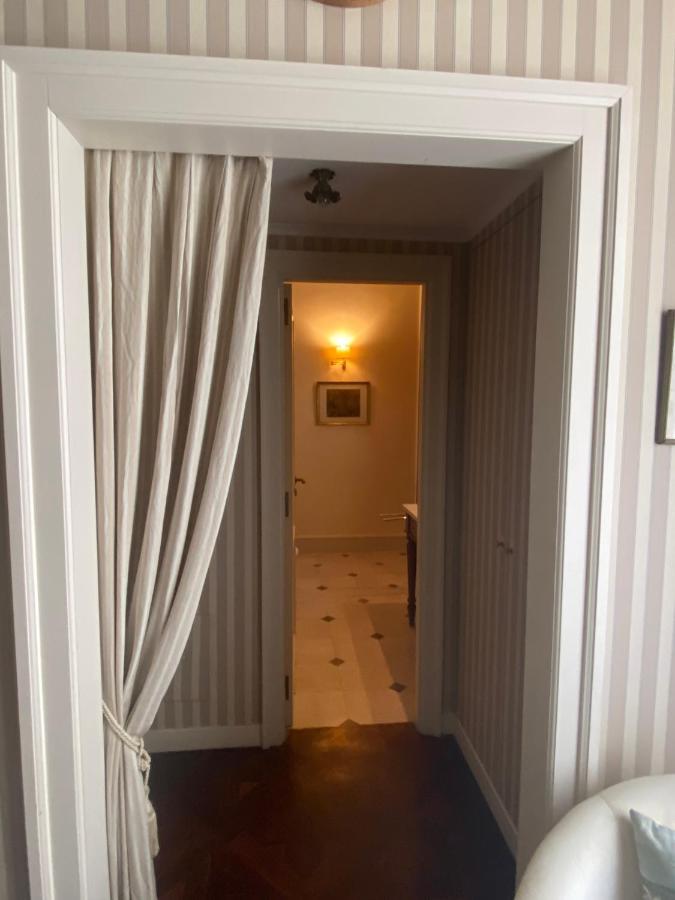 נאפולי Royal Apartment In San Domenico Maggiore מראה חיצוני תמונה